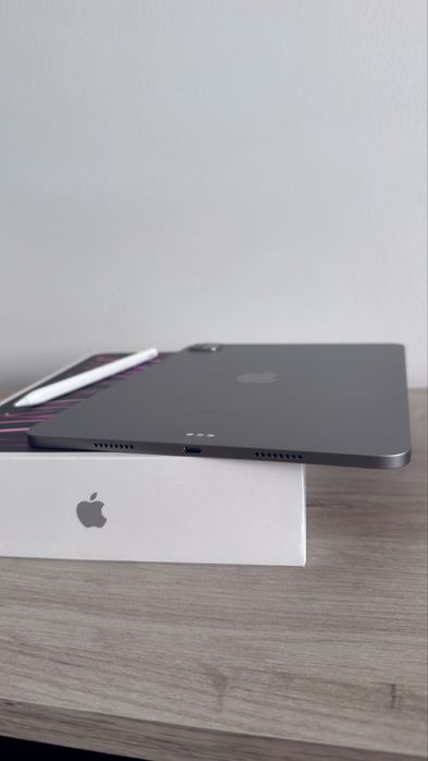 iPad Pro 11-inch (4th Gen, 2022) 256GB Wi-Fi + Apple Pencil 2 + Smart Folio - Pachet complet