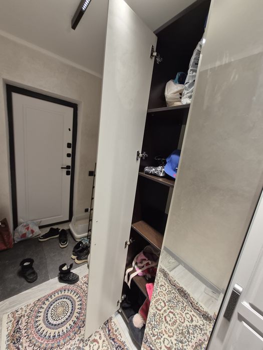 Продам шкаф 7 дверный.