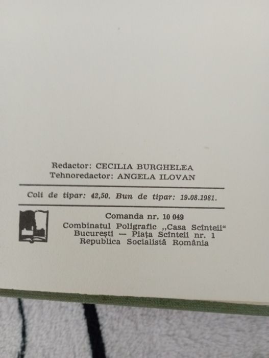 Vând dicționar Român Francez