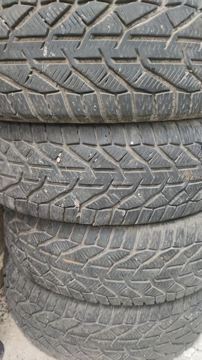 Зимни гуми Kormoran 215/65 R16 7mm.