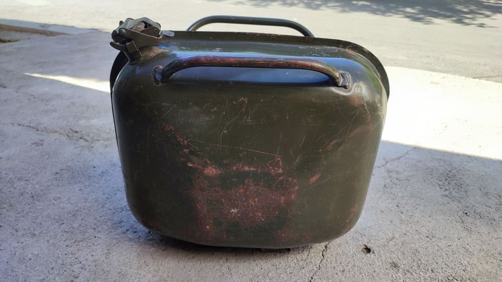 Новая союзная, военная канистра 30- литров.