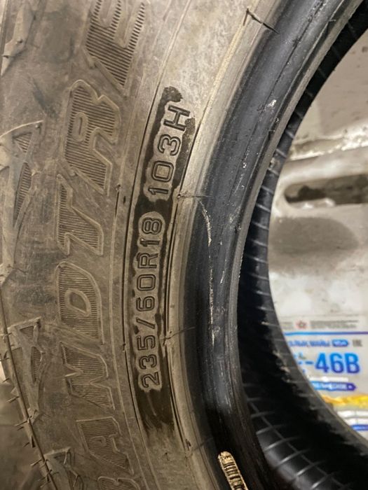 Продам шины за комплект 100 тыс  размер 235/60/18 летний