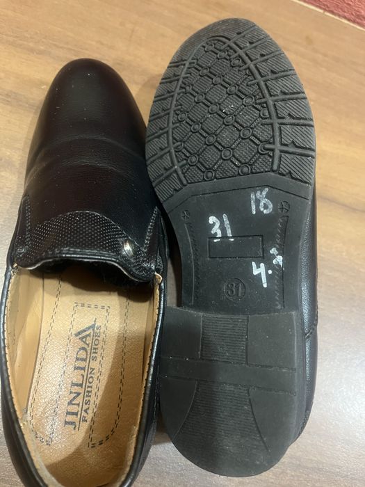 Детская обувь для мальчика.