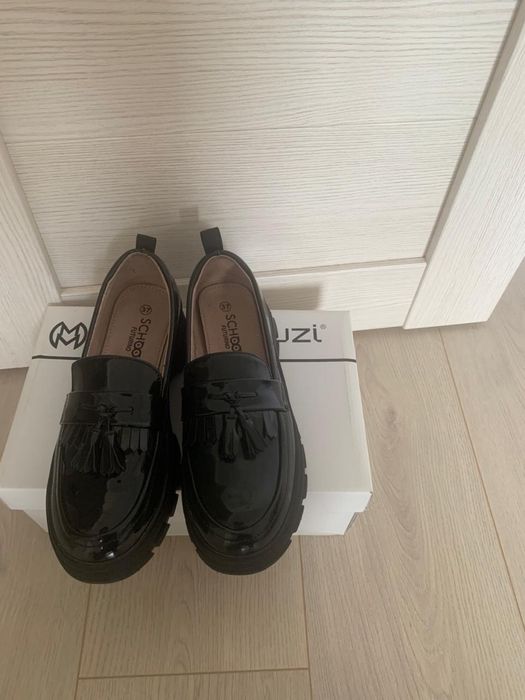 Обувь 37 размер.