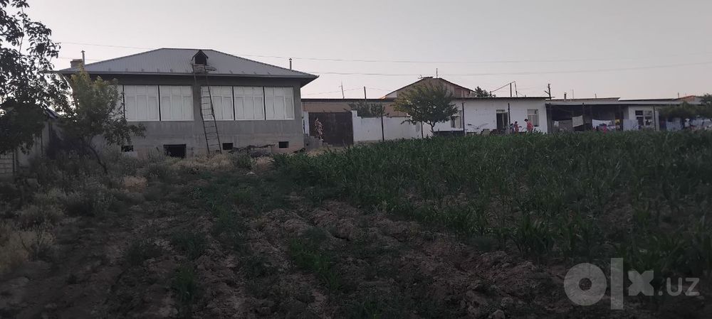 Uy sotiladi Uchqahramondaman 15 km Mahalla M1