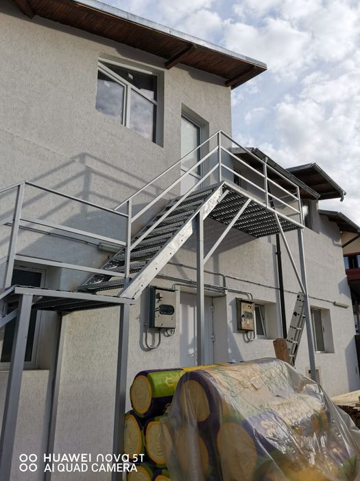 Scări metalice interioare și exterioare elegante