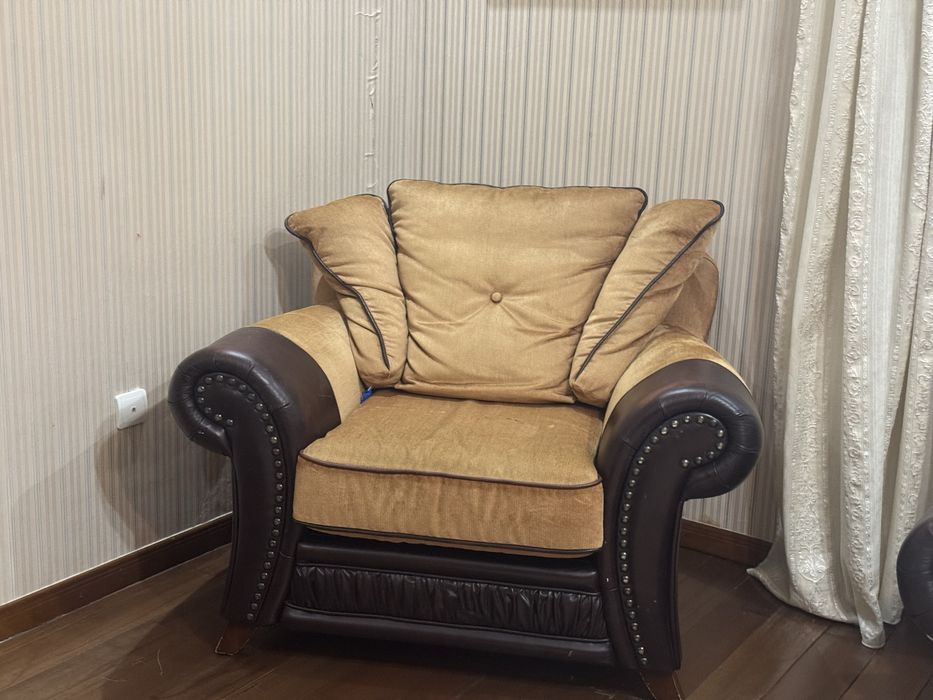 Продам мягкий уголок 1 диван+2 кресла