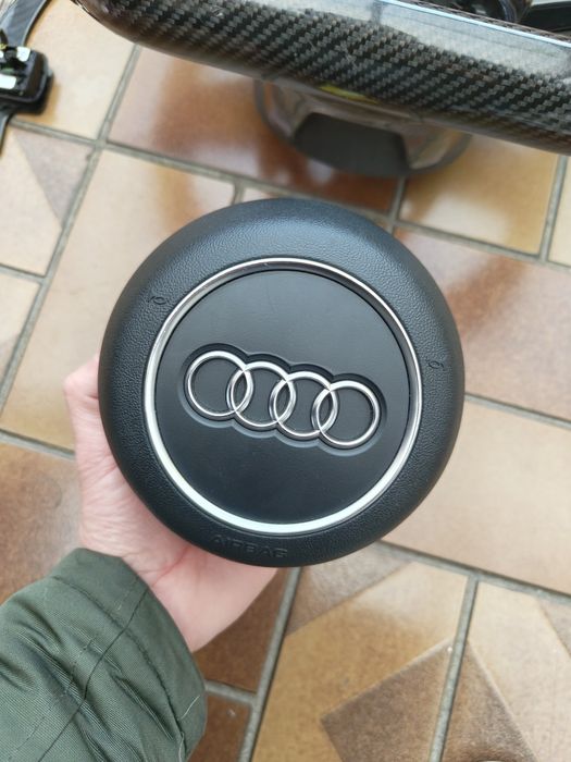 Vând volan audi A4 B9 compatibil cu audi A6 c7 (decodor defect)