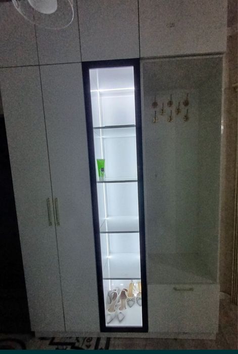 Продается прихожая мебель