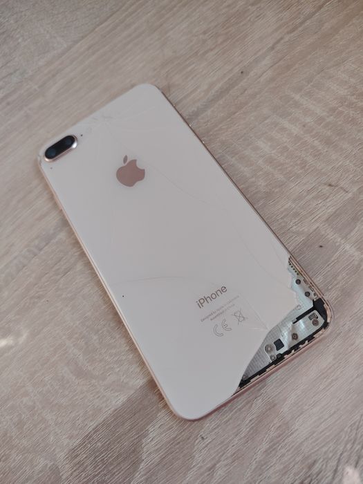 Продам iPhone 8+ 64GB