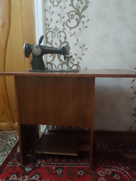 Oyoq tikuv mashinasi