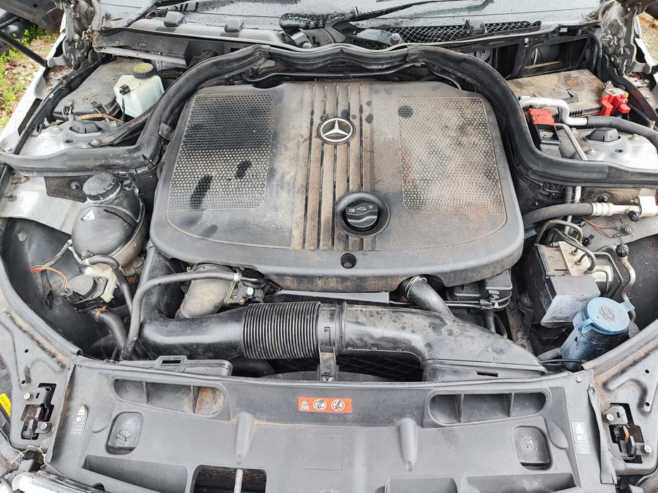 Мерцедес C 250 CDI 204 коня На Части седан авангард W204