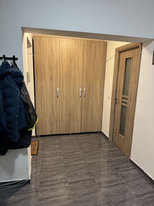 Inchiriez apartament cu 2 camere  incepand cu 1 august in zona  Tic tac pe termen lung.