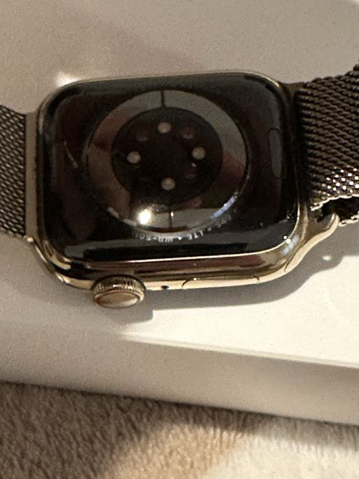 Apple Watch Series 8 Gold Stainless Steel 41mm (GPS + Cellular)