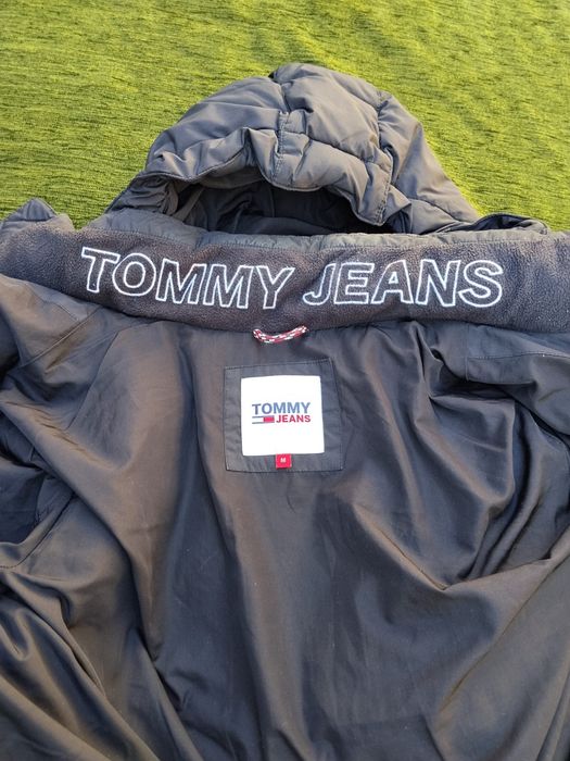 Vând geaca  bărbați Tommy Hilfiger!