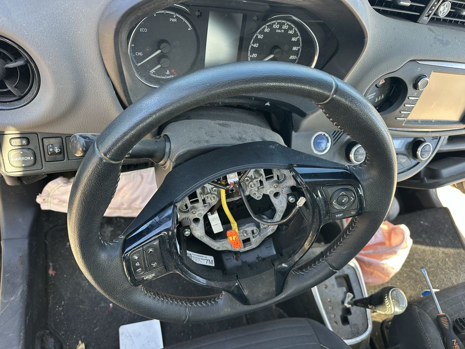 Волан Toyota Yaris 3 Hybrid / Тойота Ярис 3 Хибрид