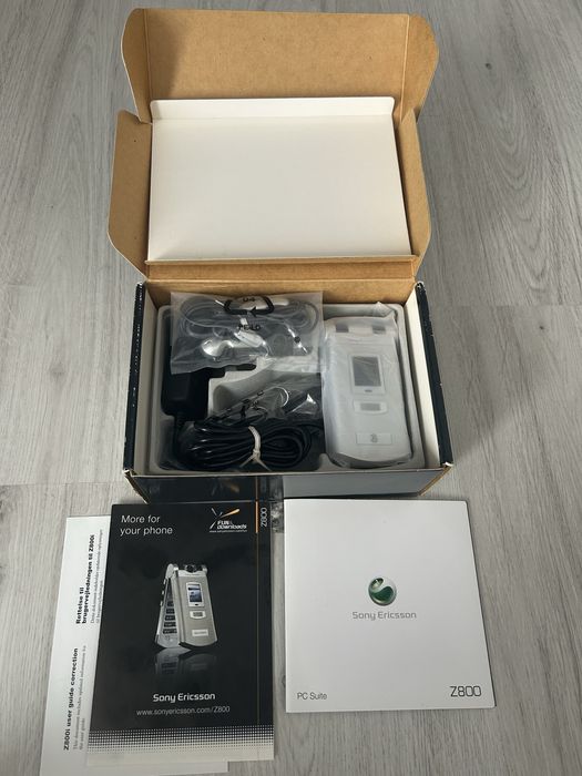 Sony Ericsson Z800i NOU (NOS) Full Box NEFOLOSIT RAR