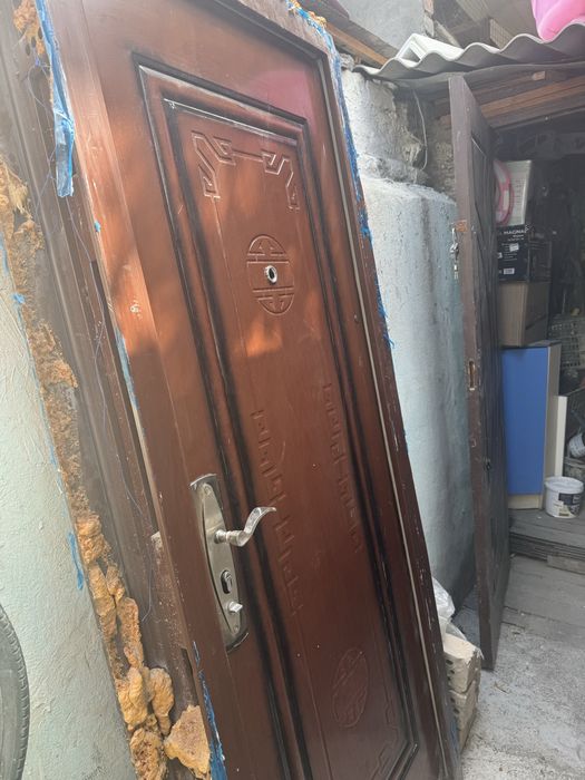 Продается железная дверь