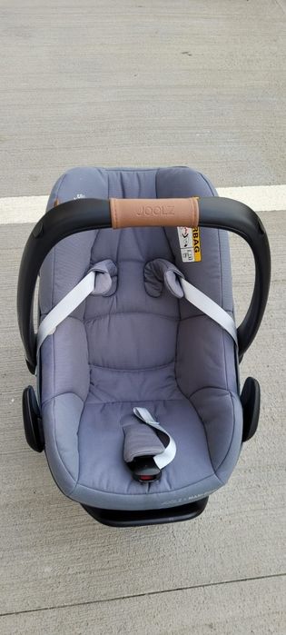 Scoică auto JOOLZ MAXI COSI + baza Isofix