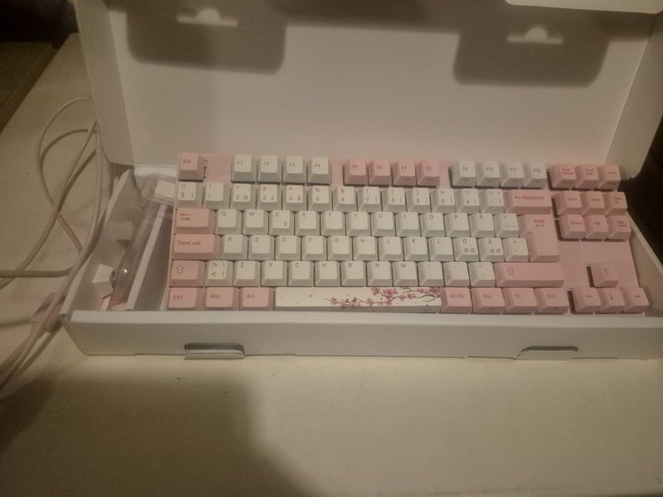 Геймърска  клавиатура  Varmilo Miya Sakura V2