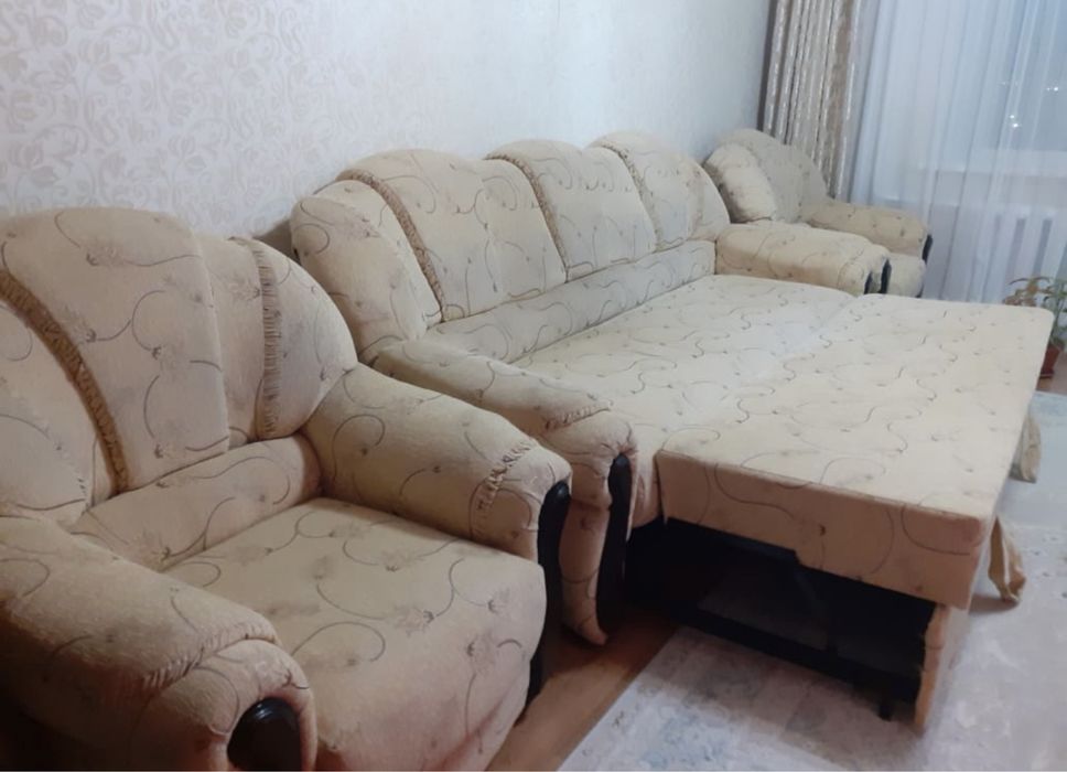 Продам диван и два кресла