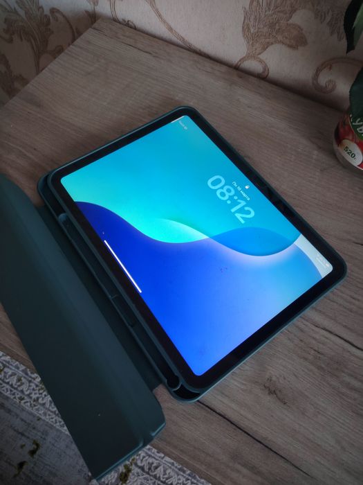 Продам ipad A16 2025 года