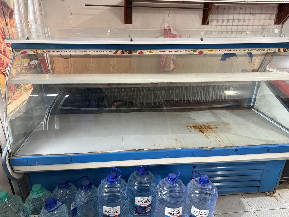 Витрина холодильник