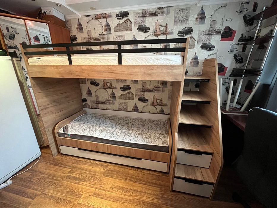 Продам двухъярусную кровать