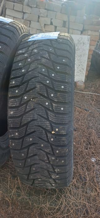 Продаются новые зимние шины с шипами