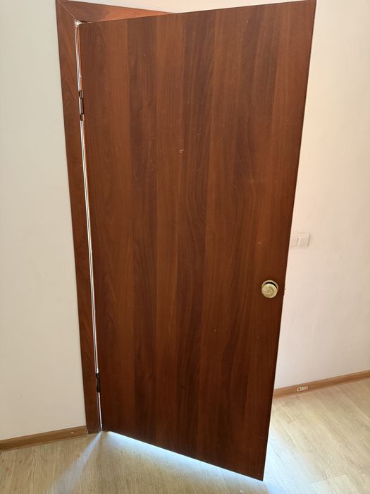 Продам двери в хорошем состоянии