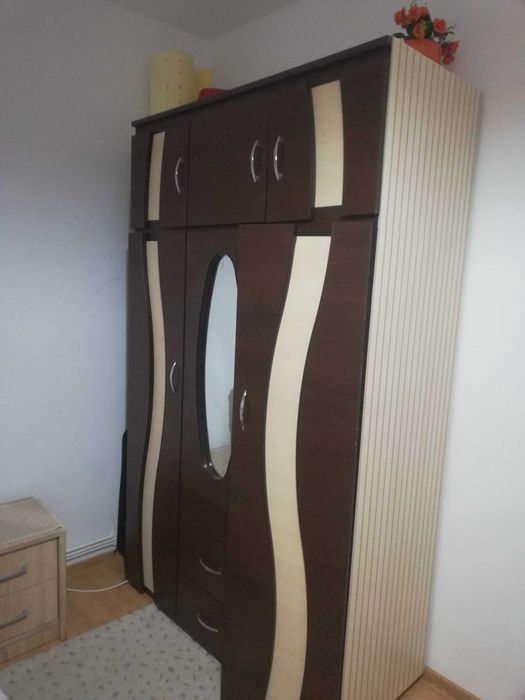 Dulap cu 3 uși dormitor