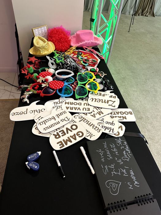 Photobooth Pitești | Cabina Foto Evenimente | Oglindă Foto Premium