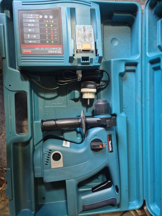 Перфоратор makita