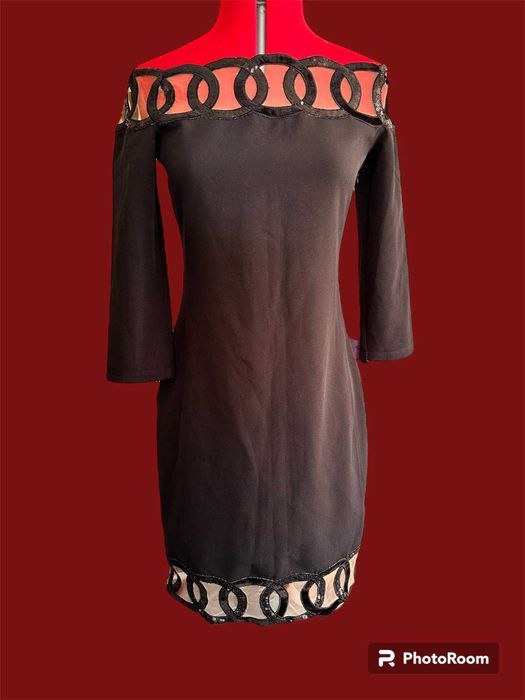 Запазена черна рокля