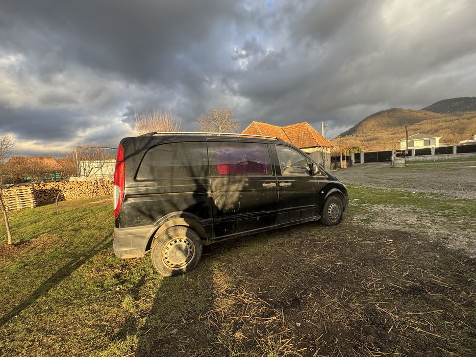 Mercedes-benz vito neagra