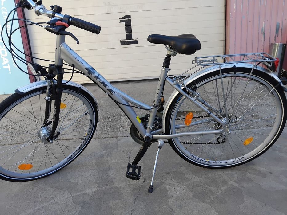 Vând bicicleta din aluminiu pentru damă