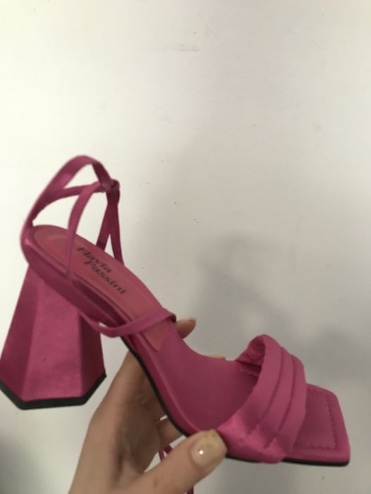 Sandale cu toc elegante