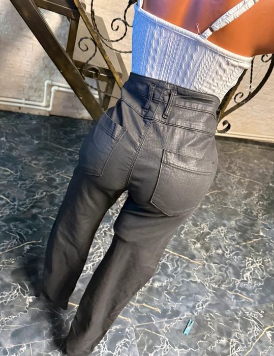 Vand blugi negru lacuit ORSAY