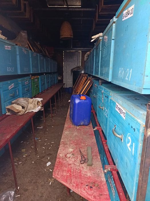 Vând pavilion apicol