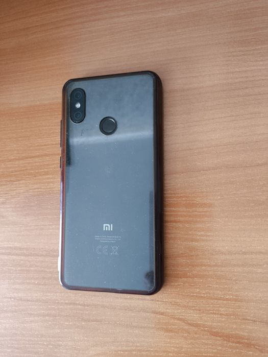 Продам смартфон Xiaomi mi 8