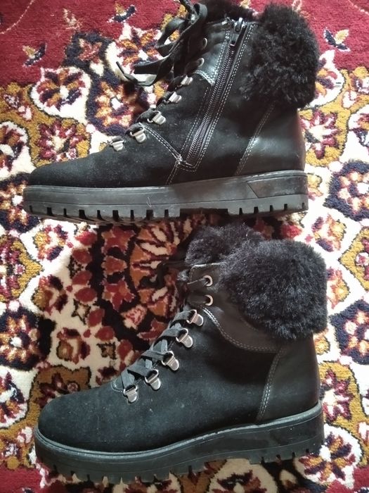 Продам женские зимние сапоги