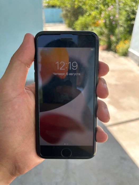 Продам Iphone 7 Айфон