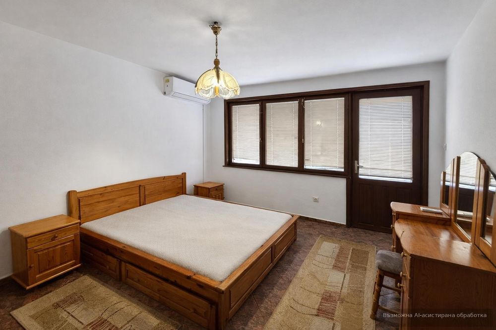 Дава се под наем Къща в к.к. Св.Св. Константин и Елена - 150 кв.м за 1000 € - Снимка #1