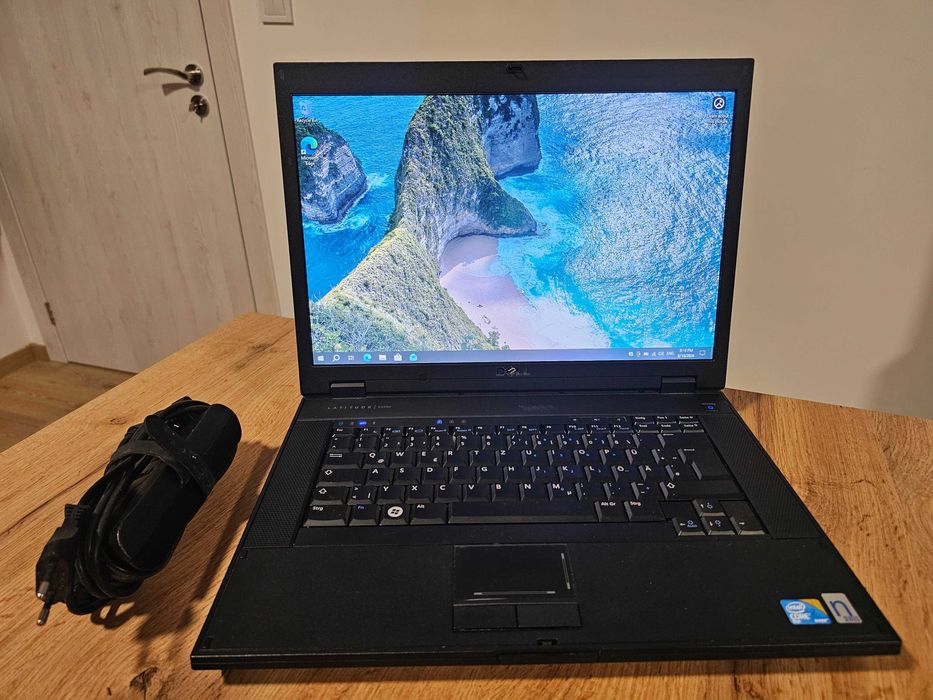 Ретро Лаптоп Dell Latitude E5500 Core 2 Duo, 4GB RAM, 500GB SSHD | COM RS232 порт | 1 час Батерия | DVD-RW | Windows 10