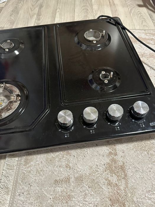 Продам газовую плиту