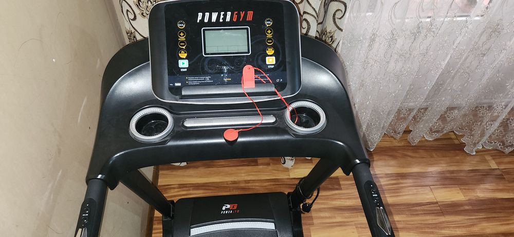 Yigit uxlayotgan paytda porno videolar