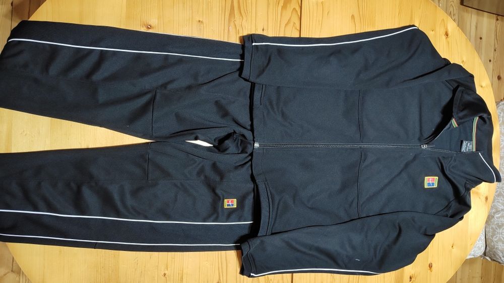 Продавам комплект nike dry fit размер М