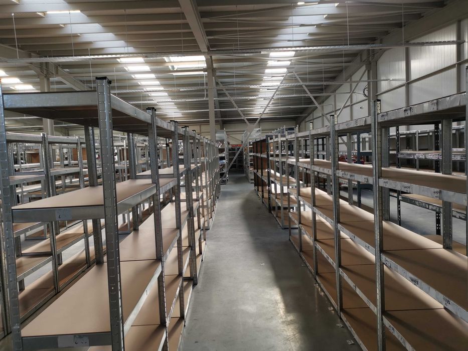 Давам под наем складови площи от 450 кв.м до 3500 кв.м