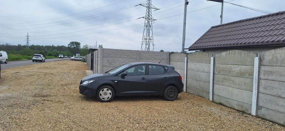 Dezmembrez piese Seat Ibiza an 2011