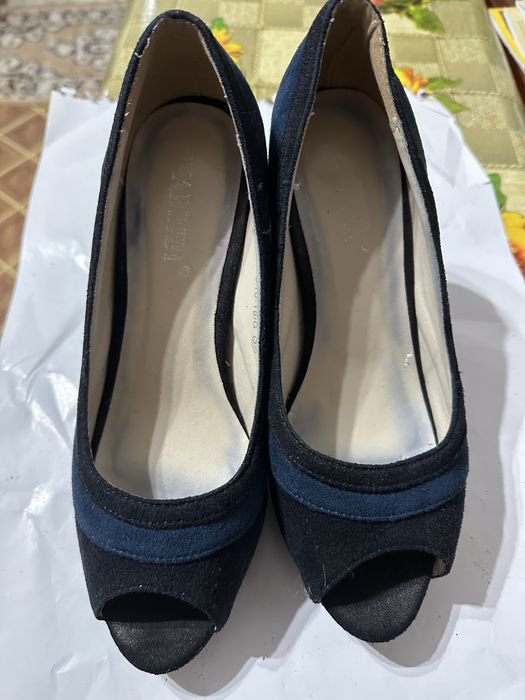 Pantofi din piele intoarsa